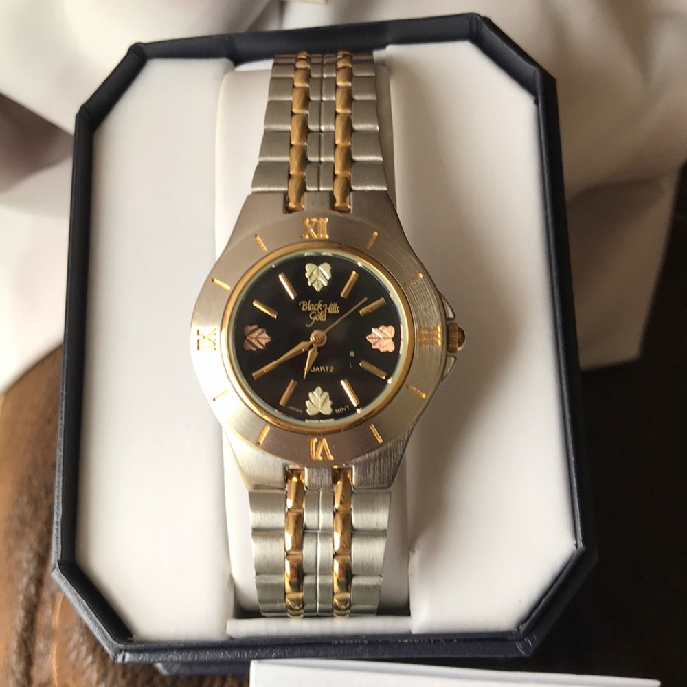 Unisex black hills gold watch